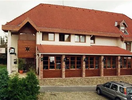 Il Gallo Nero - Fekete Kakas Etterem Es Panzio Szombathely
